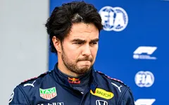 Sergio Perez tiếp tục gắn bó với Red Bull ở mùa giải 2022