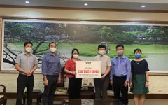 Quỹ Tấm lòng Việt trao 200 triệu đồng hỗ trợ sinh viên bị ảnh hưởng bởi dịch bệnh COVID-19