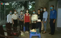 Quỹ Tấm lòng Việt tiếp tục trao học bổng cho học sinh nghèo vượt khó