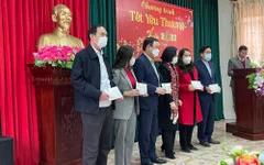 Mang Tết về với bà con nghèo tỉnh Ninh Bình
