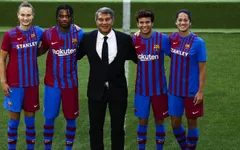 Barcelona hướng tới hợp đồng tài trợ áo đấu cao kỷ lục