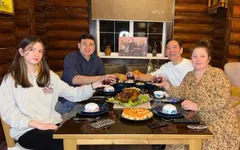 Văn Lâm chia tay gia đình ở Nga để sang Nhật