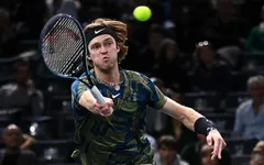 Andrey Rublev có khởi đầu thuận lợi tại Paris Masters
