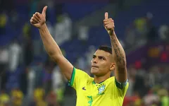 "Thiago Silva đang làm cái quái gì ở tuổi 38 vậy?"