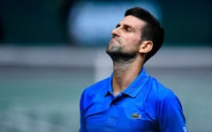 Novak Djokovic dễ dàng vào tứ kết giải quần vợt Paris Masters