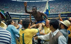 Con gái Vua bóng đá Pele: "Cảm ơn vì đã được ở bên ông thêm một đêm nữa"