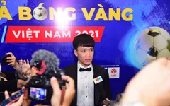 Hoàng Đức nhận Quả bóng Vàng Việt Nam 2021