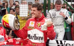 Chiếc xe F1 năm 1998 của huyền thoại Michael Schumacher được bán đấu giá