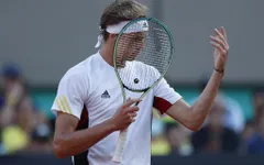 Ngoài bị phạt 25.000 USD, Alexander Zverev còn bị cấm thi đấu 8 tháng