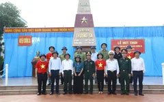Quỹ Tấm lòng Việt cùng đoàn công tác Tổng cục Chính trị Quân đội Nhân dân Việt Nam tới thăm Trường Sa