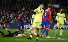 Bất ngờ thảm bại trước Crystal Palace, Arsenal rơi khỏi top 4