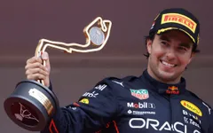 Sergio Perez có chiến thắng chặng đầu tiên tại mùa giải F1 2022