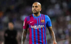 Khai báo quanh co, cựu sao Barca đối mặt án phạt tù