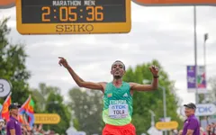 Tamirat Tola giành HCV marathon điền kinh VĐTG