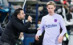 Xavi phủ nhận việc ép De Jong ra đi