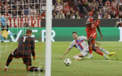 Kết quả Champions League rạng sáng 14/9 | Ngày buồn của Lewandowski, Tottenham thua sốc, Liverpool thắng nhọc