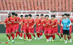 ĐT Việt Nam hứng khởi bước vào buổi tập đầu tiên tại TP.HCM