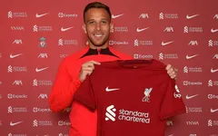 Liverpool bổ sung hàng tiền vệ, Willian khoác áo Fulham