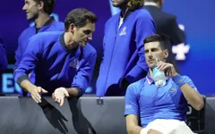 Novak Djokovic mong Roger Federer thay đổi quyết định giải nghệ