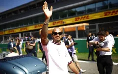 Lewis Hamilton muốn mua cổ phần Manchester United