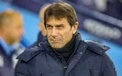 HLV Antonio Conte nhập viện phẫu thuật