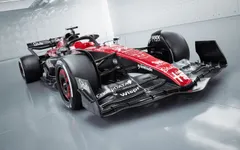 Đội đua F1 Alfa Romeo ra mắt mẫu xe mới