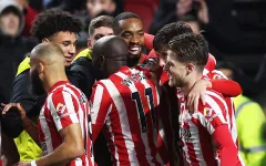 Brentford thắng kịch tính Fulham