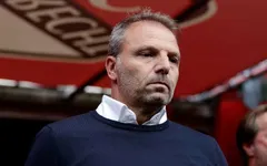 Ajax Amsterdam chia tay HLV trưởng Maurice Steijn