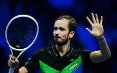 Daniil Medvedev giành quyền vào bán kết ATP Finals