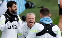 Haaland đổi kiểu tóc mới trước trận gặp Bayern Munich