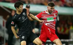 Augsburg chia điểm cùng Stuttgart trên sân nhà