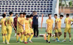 HLV Philippe Troussier rút gọn danh sách U22 Việt Nam, chia tay 7 học trò