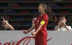 VIDEO | Huỳnh Như ghi bàn mở tỉ số, ăn mừng như CR7!