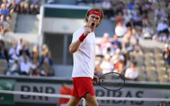 Andrey Rublev thắng nghẹt thở tại vòng 1 Pháp mở rộng