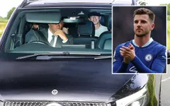 Mason Mount kiểm tra y tế tại Man Utd