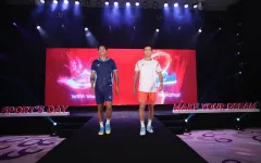 Hoàng Đức và Văn Hậu sắm vai người mẫu trên sàn catwalk