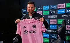 Messi và những màn ăn mừng kiểu siêu anh hùng