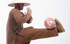 Đỗ Kim Phúc tranh tài ở giải vô địch bóng đá nghệ thuật thế giới