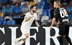 Napoli nhận thất bại đầu tiên ở mùa giải năm nay