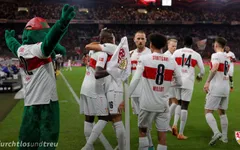 Stuttgart tạm vươn lên dẫn đầu Bundesliga mùa này