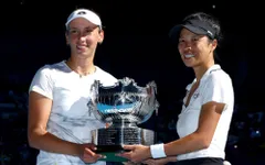 Tạ Thục Vi vô địch đôi nữ Australia mở rộng ở tuổi 38