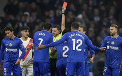 Greenwood được xóa thẻ đỏ