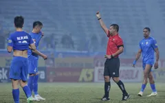 Tăng Tiến bị cấm 4 trận sau pha phạm lỗi với Tuấn Hải