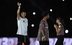 Thiago Silva được 55000 cổ động viên chào đón trên sân Maracana