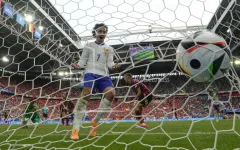 Pháp đụng độ với Tây Ban Nha tại bán kết, nhưng vấn đề của Mbappé và Griezmann vẫn còn tồn tại