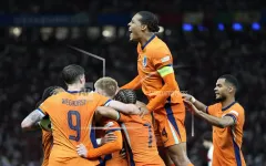 Van Dijk cảnh báo Tam sư trước trận bán kết khó lường
