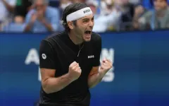 Hạ Alexander Zverev, Taylor Fritz vào bán kết đơn nam Mỹ mở rộng
