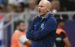 HLV tuyển Anh từ chối hát quốc ca tại Nations League