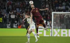 Niềm vui chiến thắng gọi tên AS Roma và Ajax Amsterdam