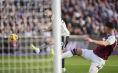 Man United thua đau: VAR gây tranh cãi khi trao phạt đền quyết định cho West Ham!